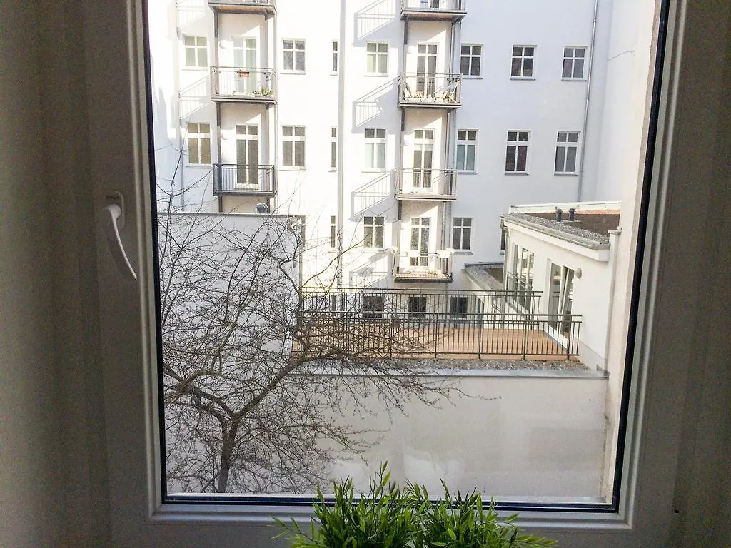 Primeflats - Apartment Charlotte Berlin Prenzlauer Berg ドイツ